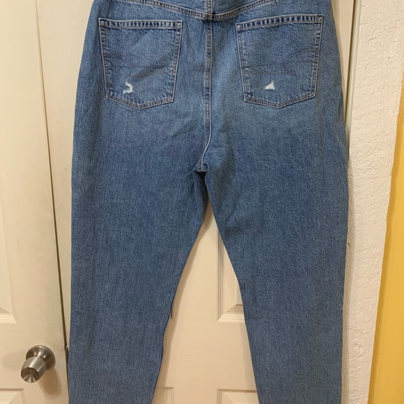 NWT AEO mom jeans size 14 - Picture 2 of 7